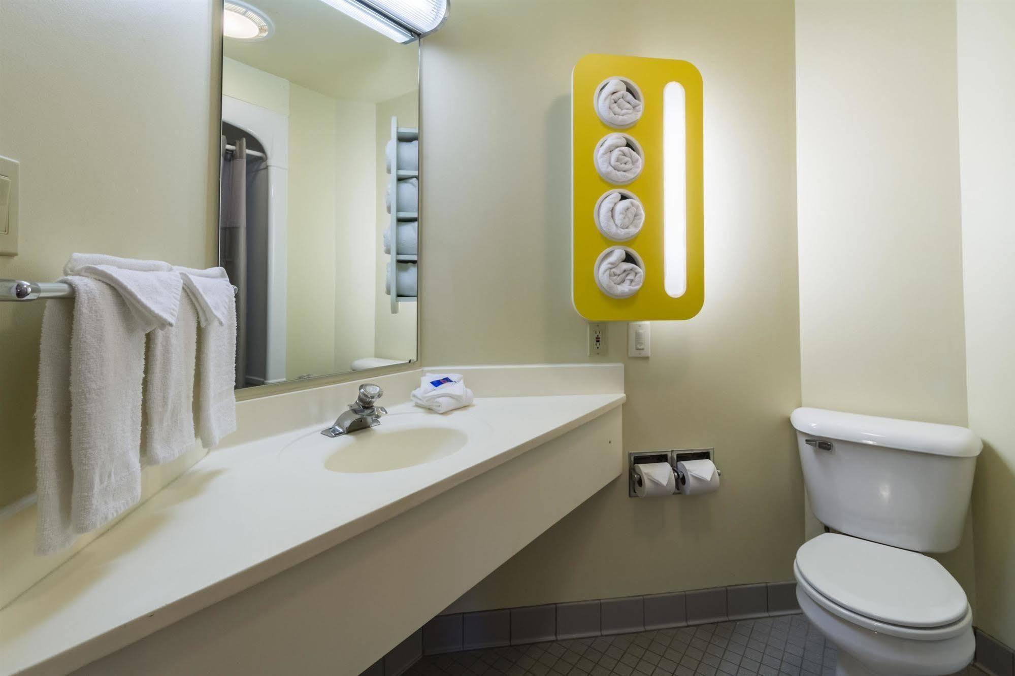 Motel 6-Milan, OH - Sandusky Bagian luar foto