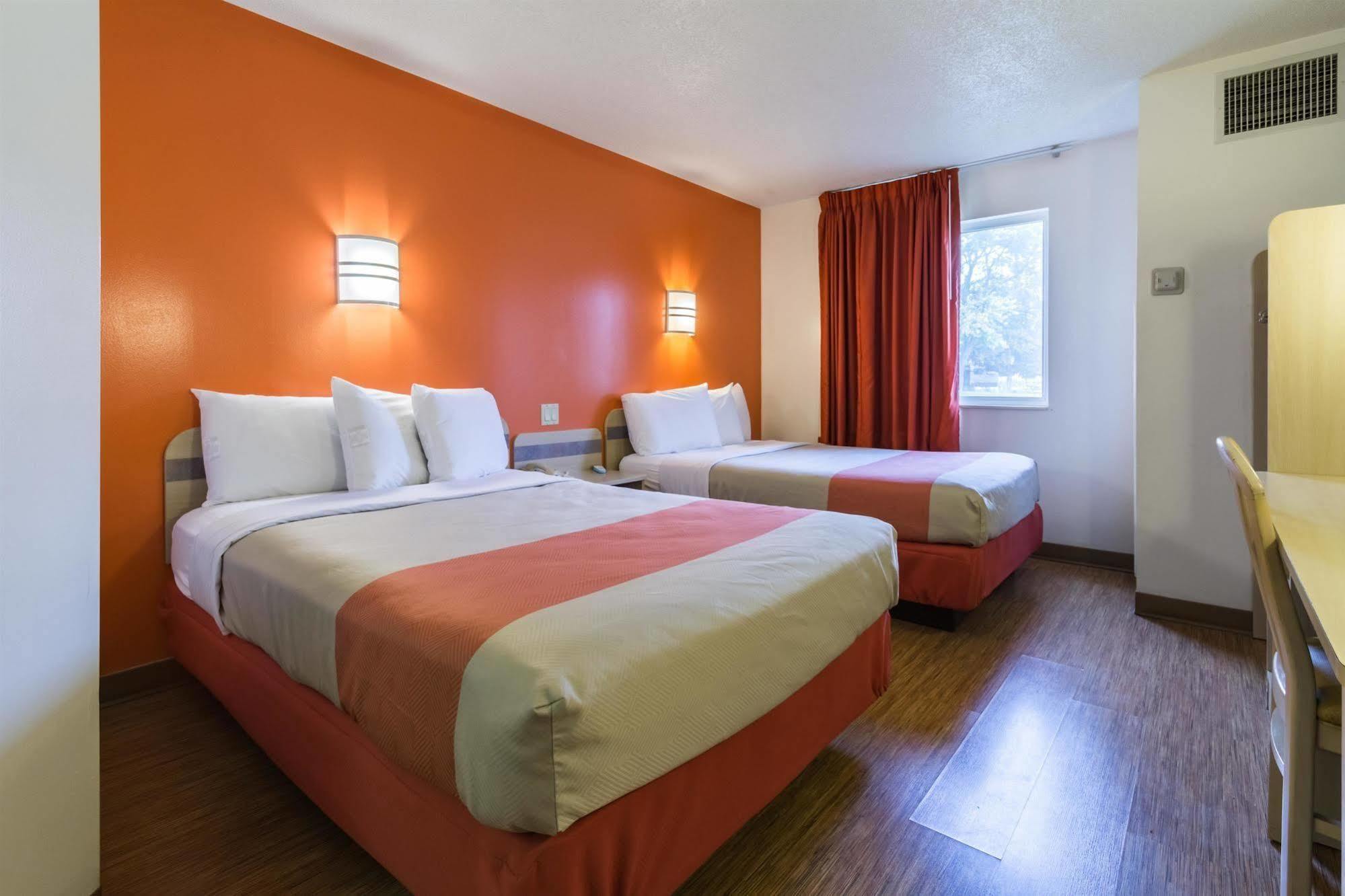 Motel 6-Milan, OH - Sandusky Bagian luar foto