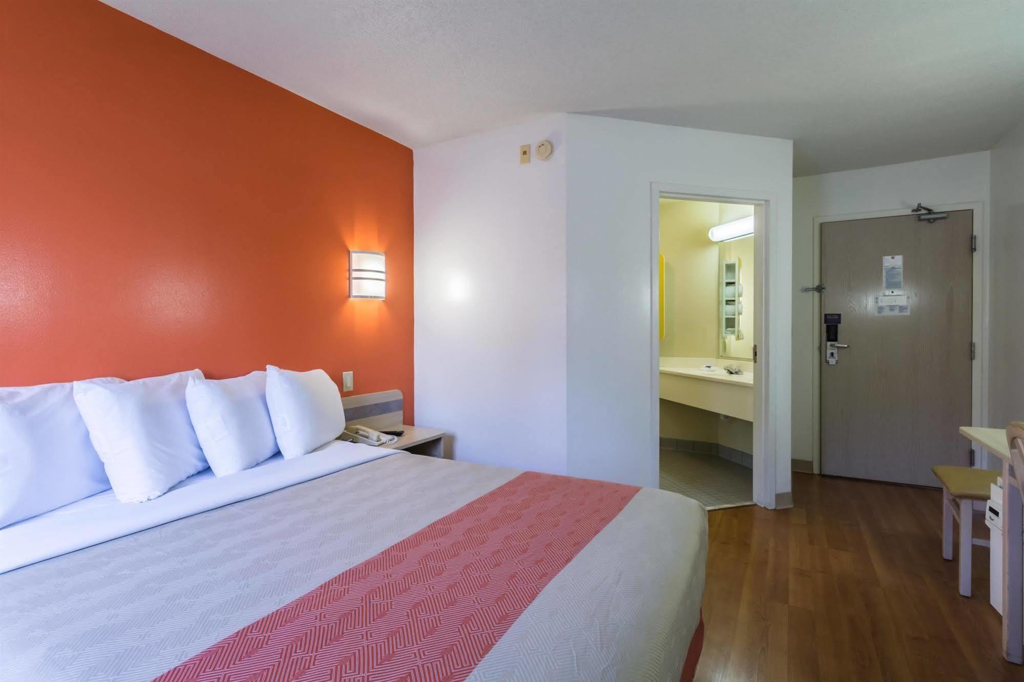 Motel 6-Milan, OH - Sandusky Bagian luar foto