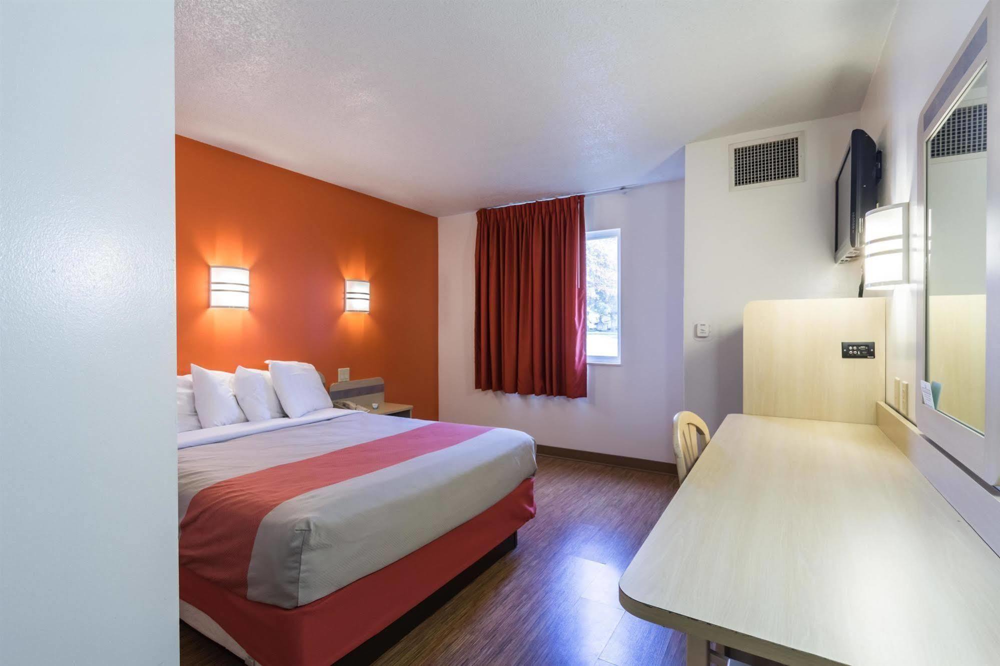 Motel 6-Milan, OH - Sandusky Bagian luar foto
