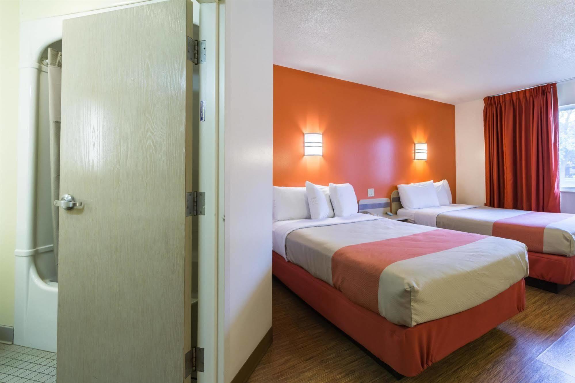 Motel 6-Milan, OH - Sandusky Bagian luar foto