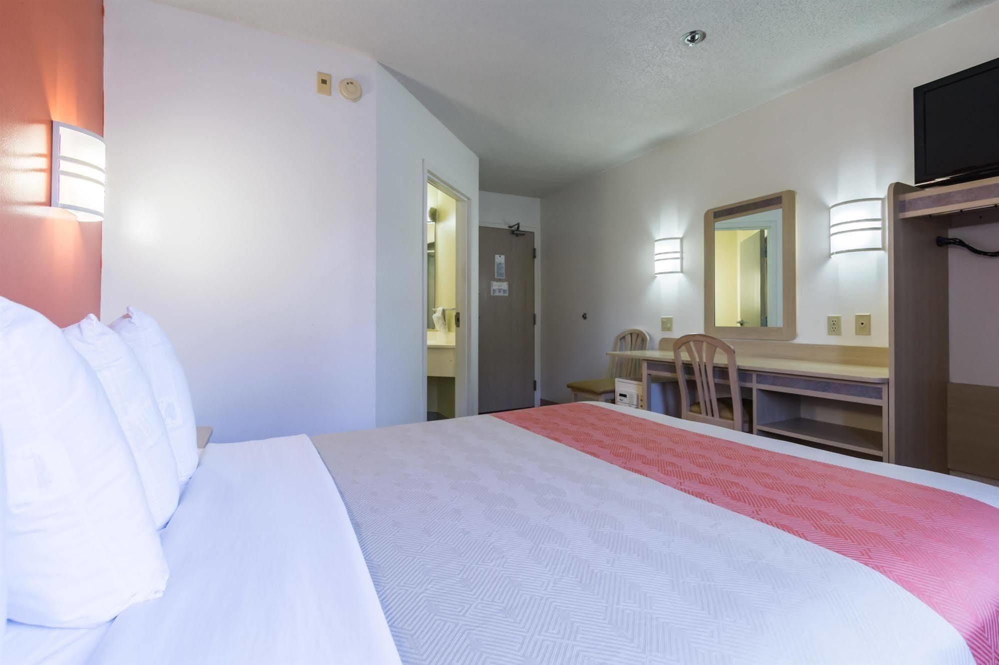 Motel 6-Milan, OH - Sandusky Bagian luar foto